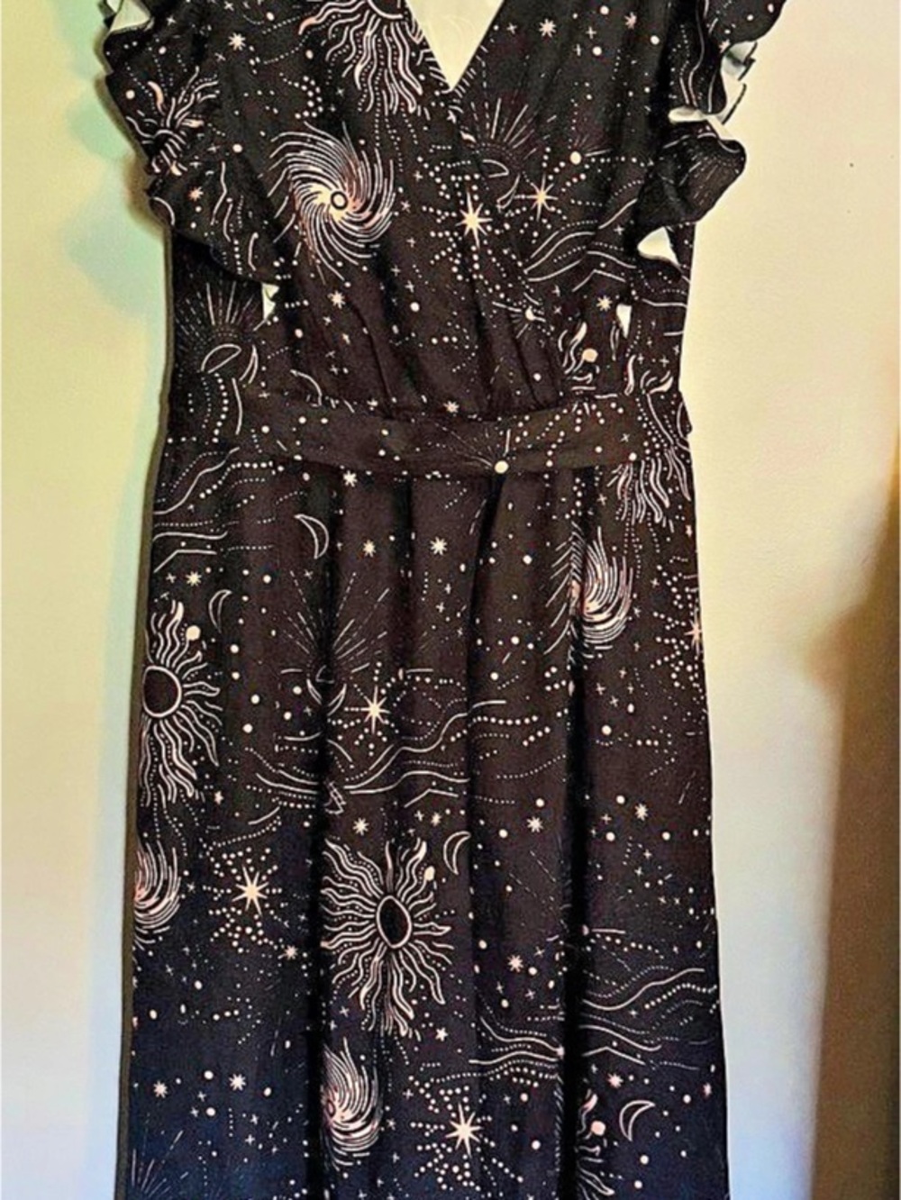 BloomChic Black & Gold Printed Maxi Dress Like New